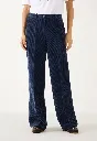 61084053-0373_web_model_front.webp