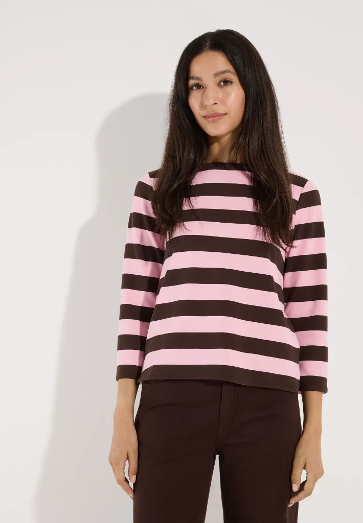 61910567-2821_web_model_front.webp