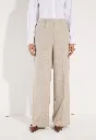 61914490-2064_web_model_front.webp