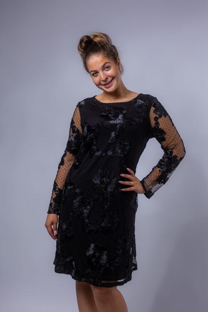 [P3505_042116_SW-36] Tailliertes Langarm Kleid mit Stickereien (36)
